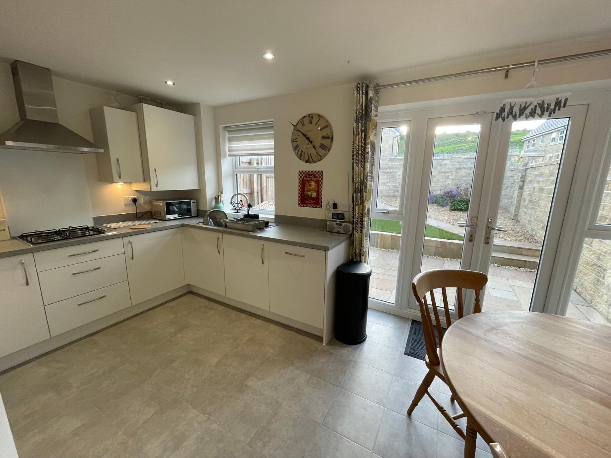 Peak View - Modern Holiday home